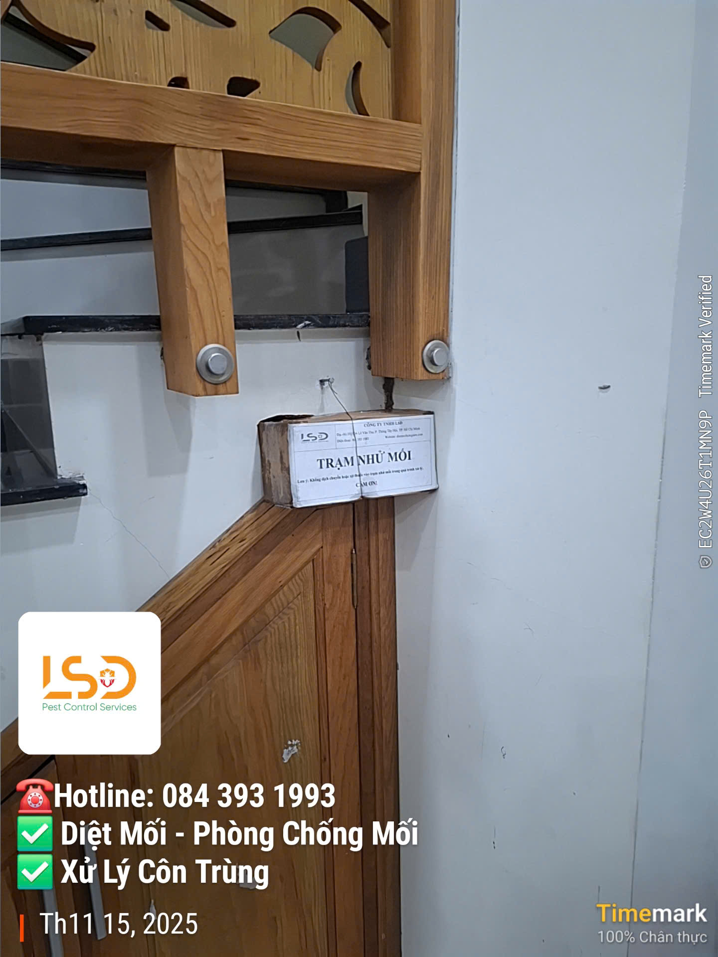 Nhân viên LSĐ thi công diệt mối chuyên nghiệp, tận tâm